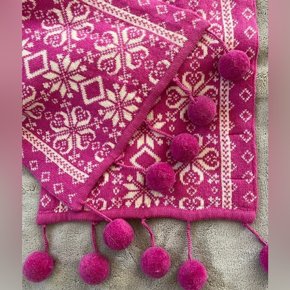 Bloomingdales Cashmere Wool Nordic Alpine Pom Poms Scarf Hot Pink Ivory Soft New - Picture 10 of 12